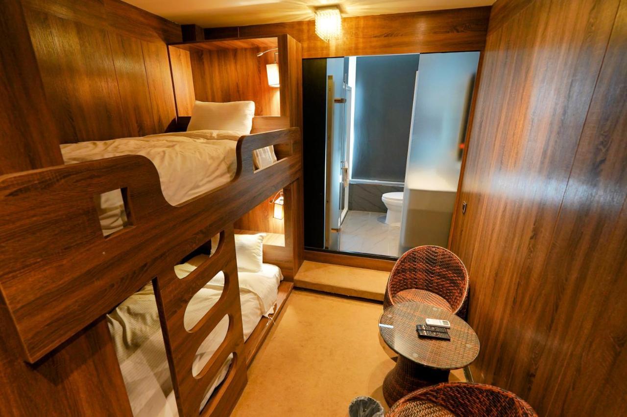 Meworld Hotel - Taipei Main Station Екстериор снимка